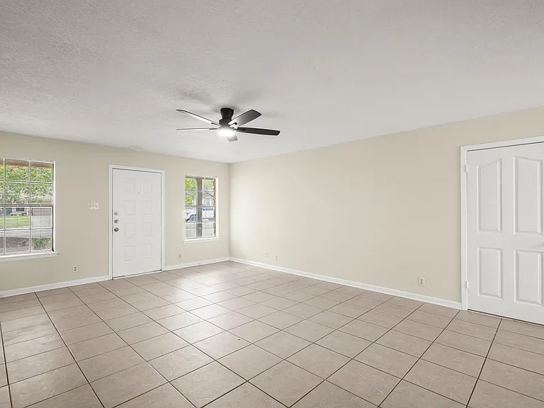3801 Foust Trl #B — Photo 10
