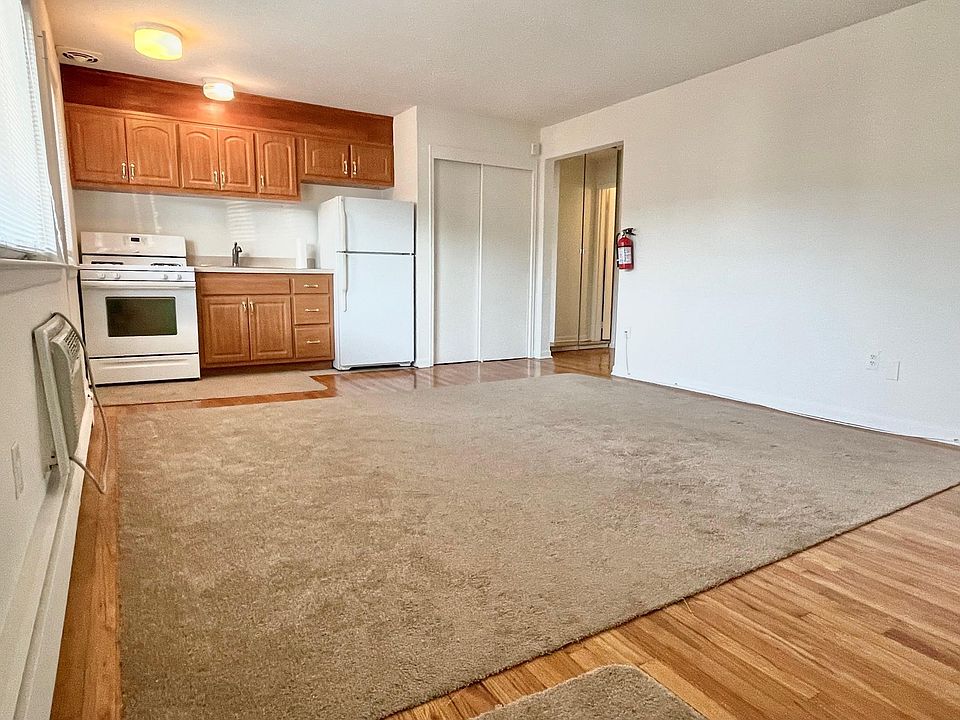 2nd image of 114 N Beverwyck Rd APT 13