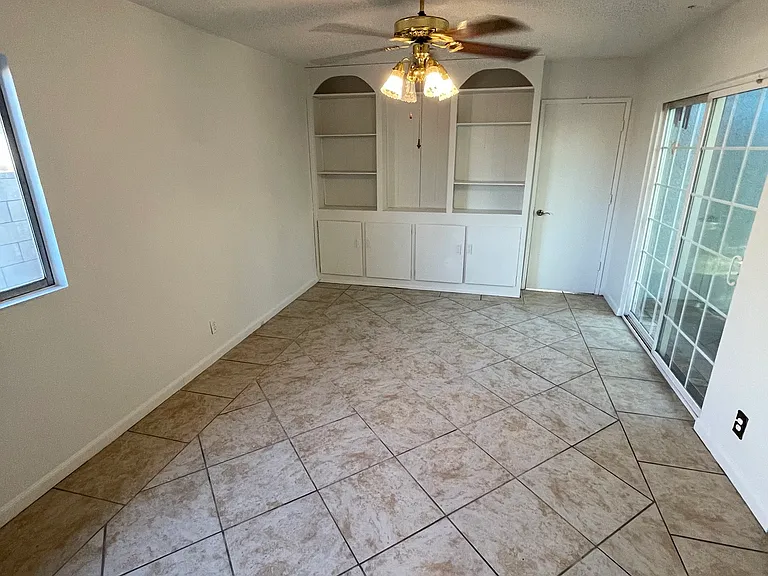1242 Lyman Ave — Photo 9