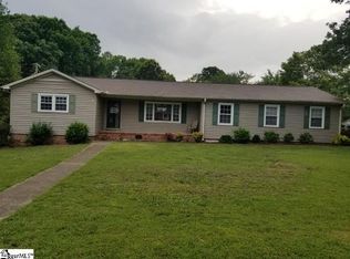 402 Wemberly Ln, Simpsonville, SC 29681