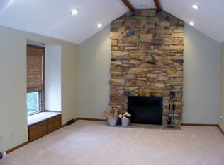 11680 Maple Ridge Dr, North Royalton, OH