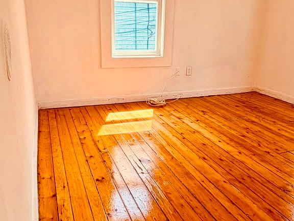 3rd image of 502 4th St #2W