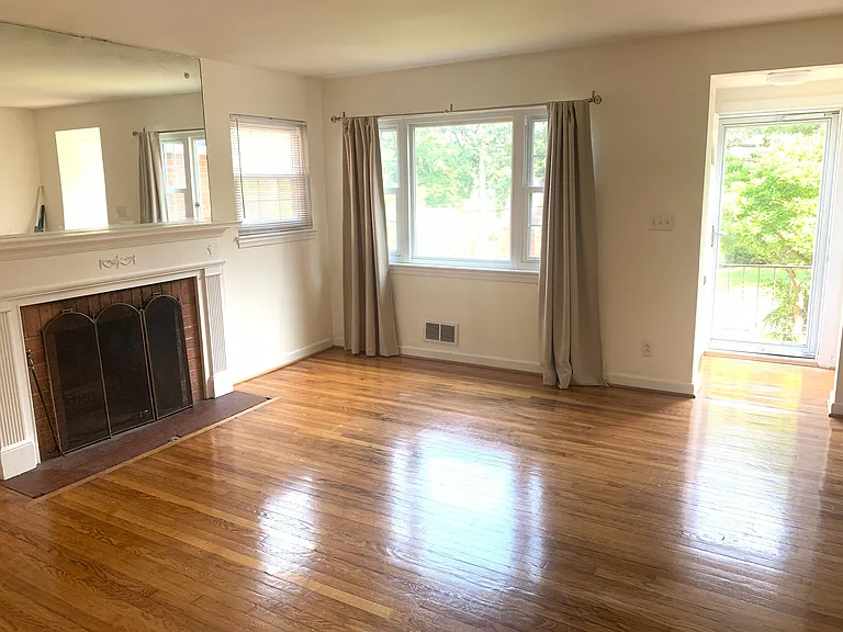 5818 Dewey St — Photo 4