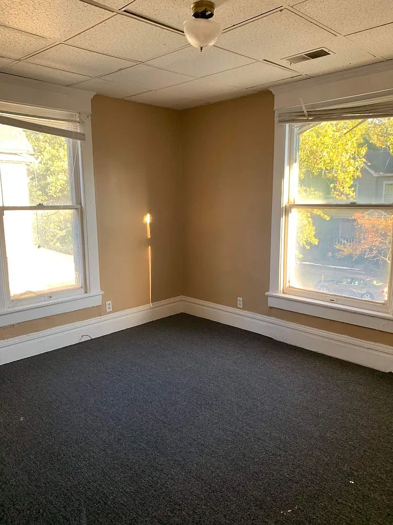 1721 W Sherman Ave — Photo 2