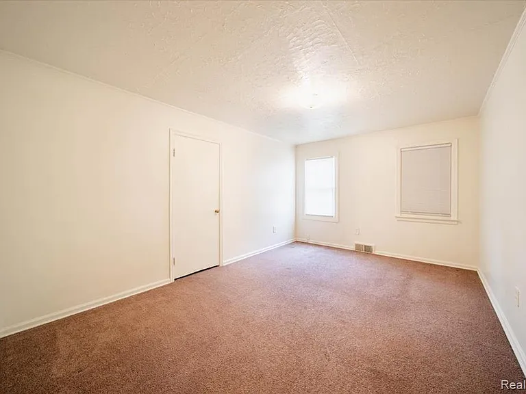 4335 Territorial Rd #B — Photo 16