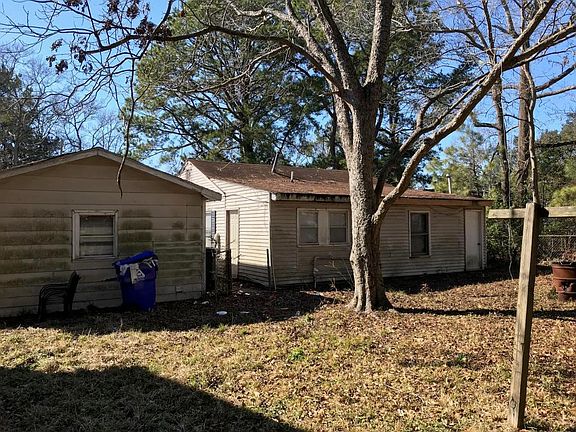 2nd image of 2808 Peacock Ave