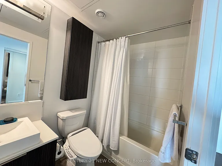68 Shuter St #1811 — Photo 12