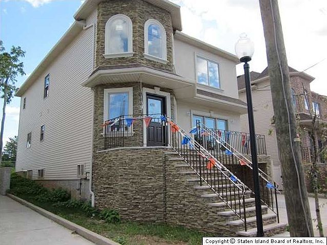 2nd image of 488 Bradford Ave