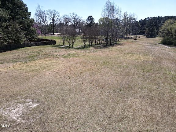 3rd image of 405 Old Eason Rd