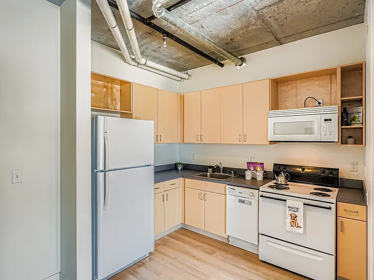 University Lofts — Photo 23