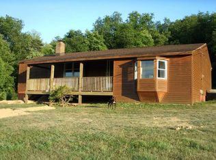 116 Thompson Ln, Evans City, PA