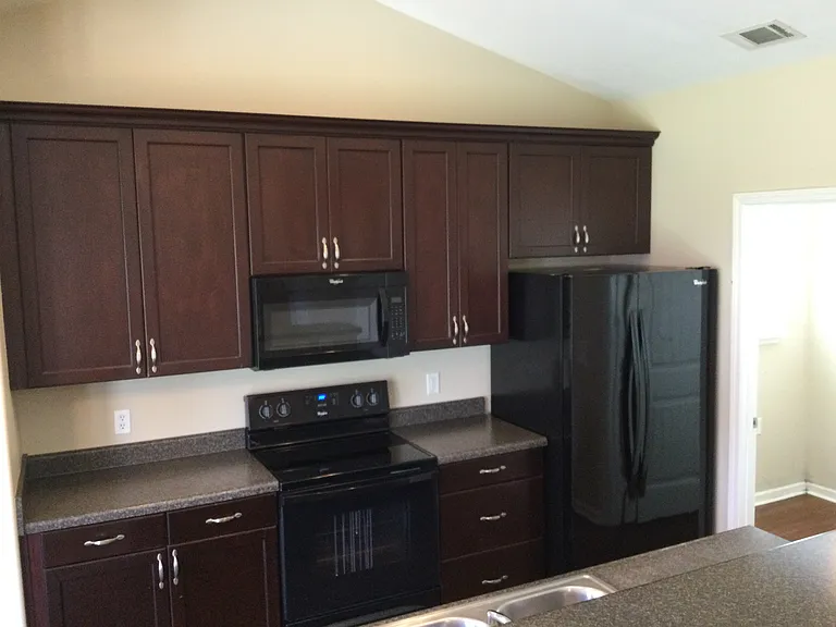 25 Twin Oaks Pl — Photo 2