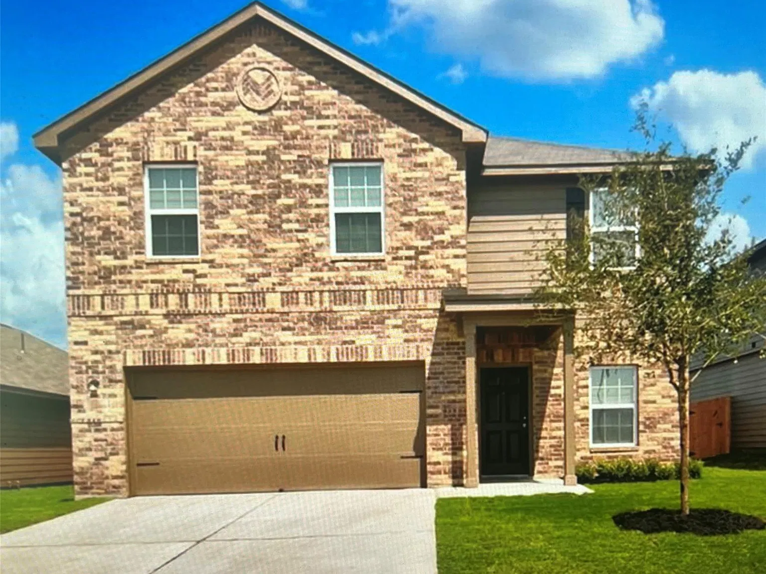 4 bed, 2.5 bath, 2245 sqft, $2,000 — Photo 1