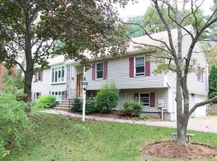 21 Midland Rd, Lynnfield, MA 01940