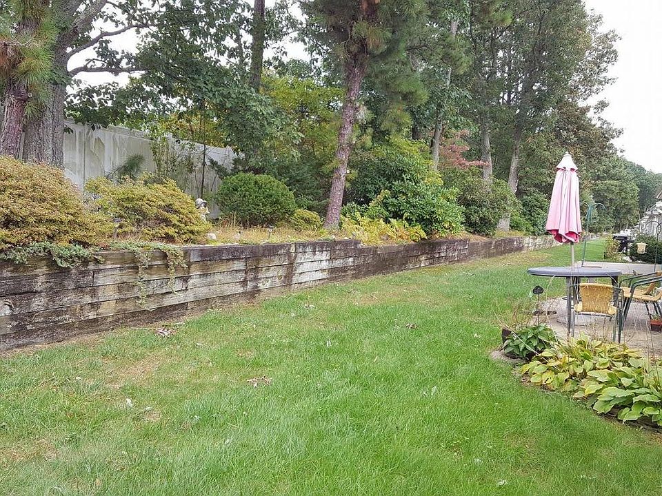 2nd image of 26 Thames Pl