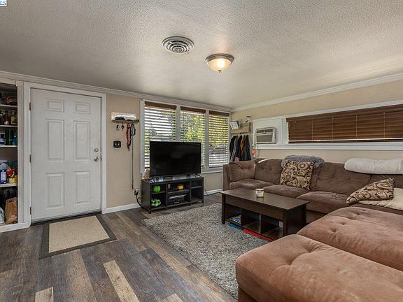 4th image of 1201 Potter Ave