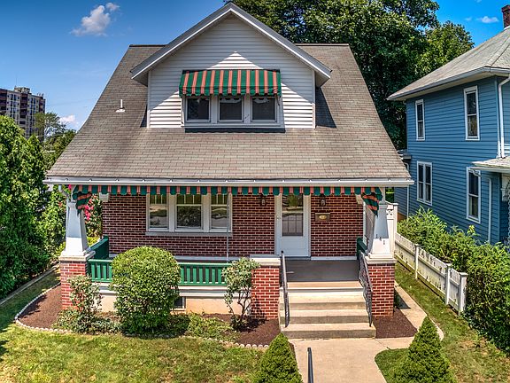 5th image of 141 W Caracas Ave