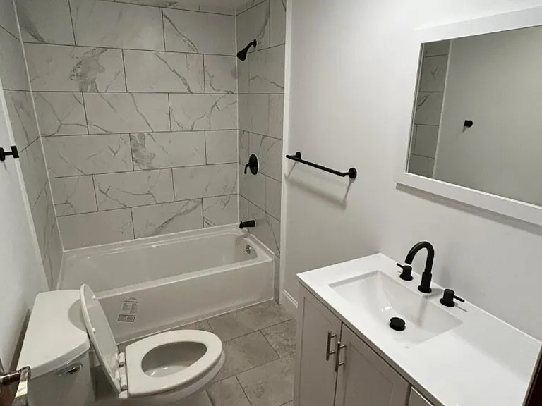 942 Wyoming Ave #A — Photo 5