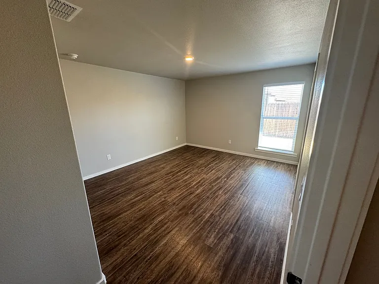 3411 Tiffin Ave — Photo 11