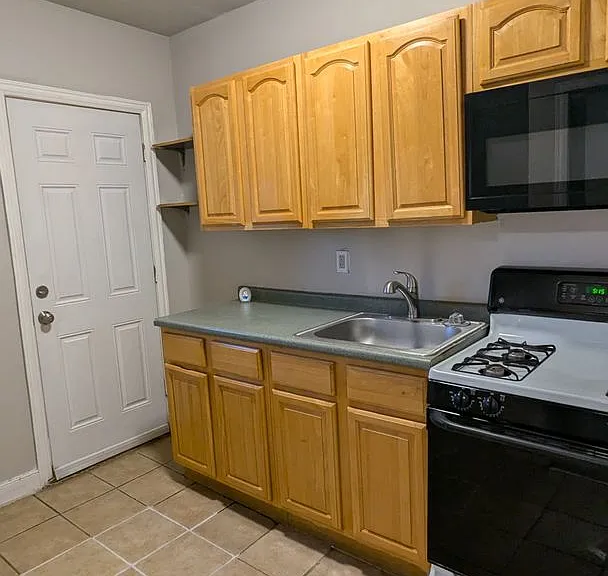 412 East Walnut Lane — Photo 8