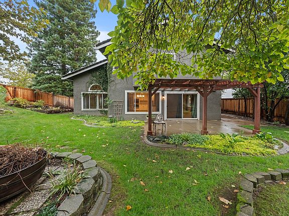 5th image of 4084 Bancroft Dr