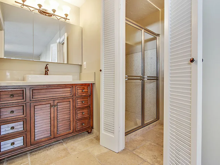 5923 Jumilla Ave — Photo 7