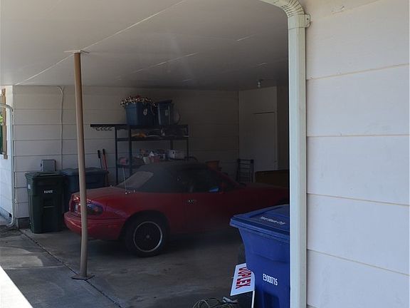 4th image of 1706 W Pioneer