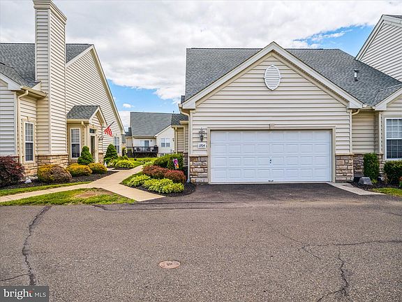 2nd image of 1704 Nottingham Ct #134