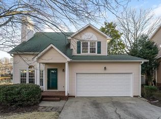 7 Park Village Ct, Greensboro, NC 27455