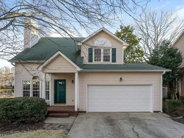 7 Park Village Ct, Greensboro, NC 27455