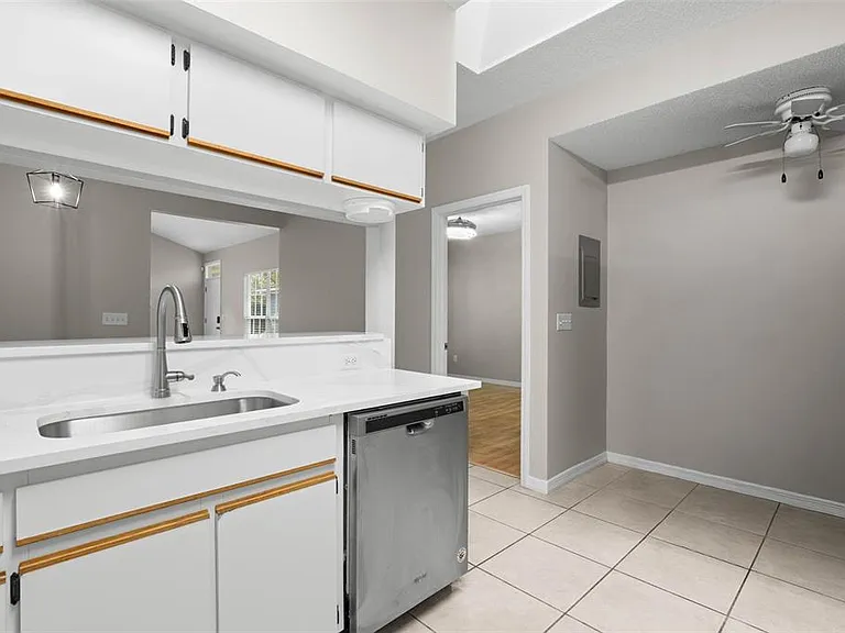 248 Saint Ives Dr #248 — Photo 12