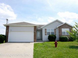 1405 S 14th St, Ozark, MO 65721