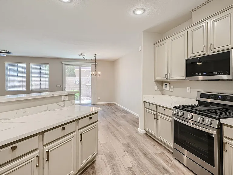 25 Red Oak Canyon St #1 — Photo 9