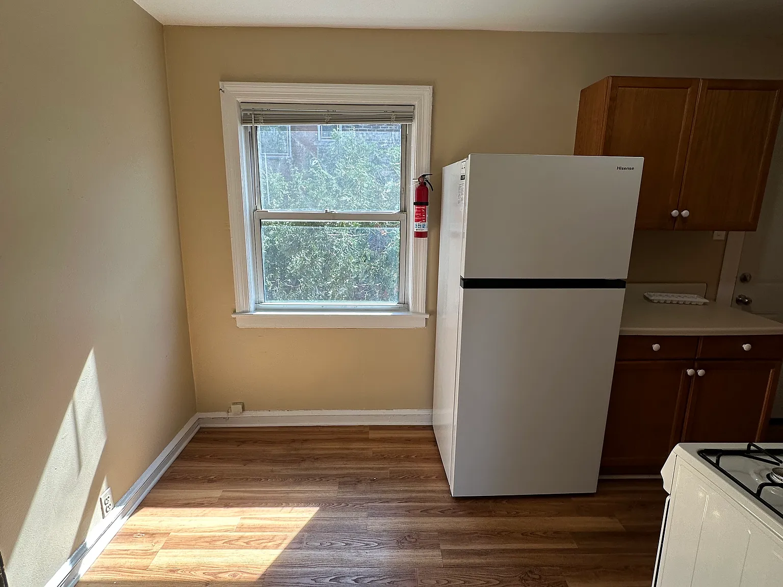 1 bed, 950 sqft, $1,300 — Photo 3