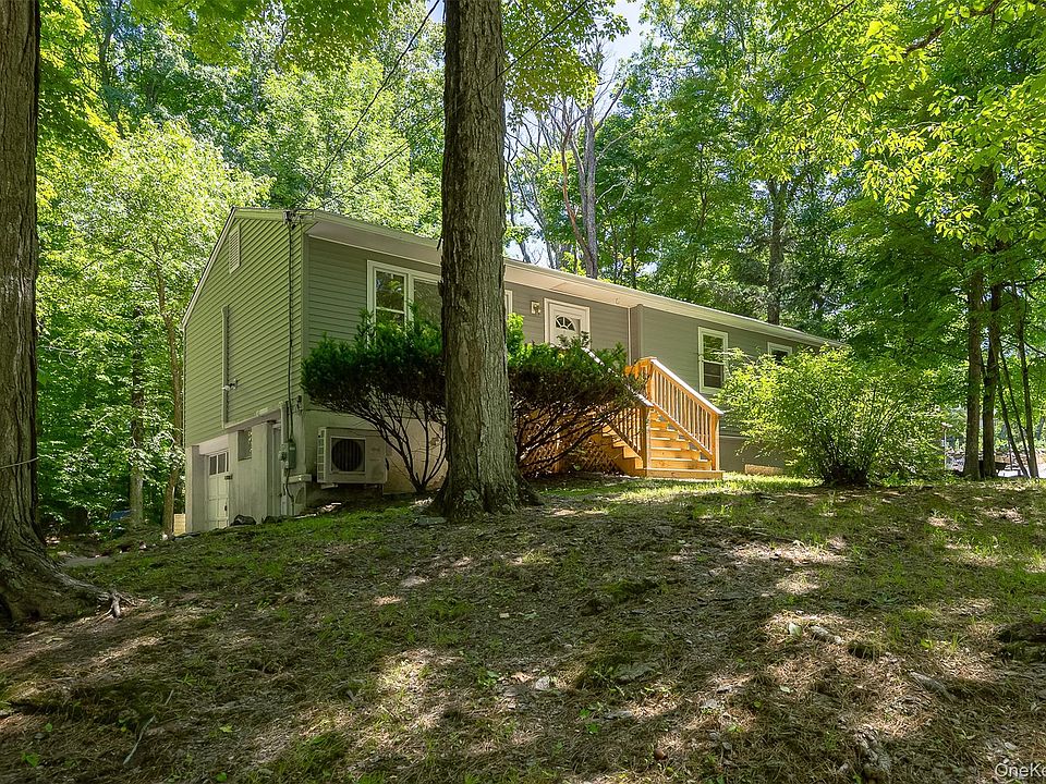 1st image of 662 Willow Brook Road