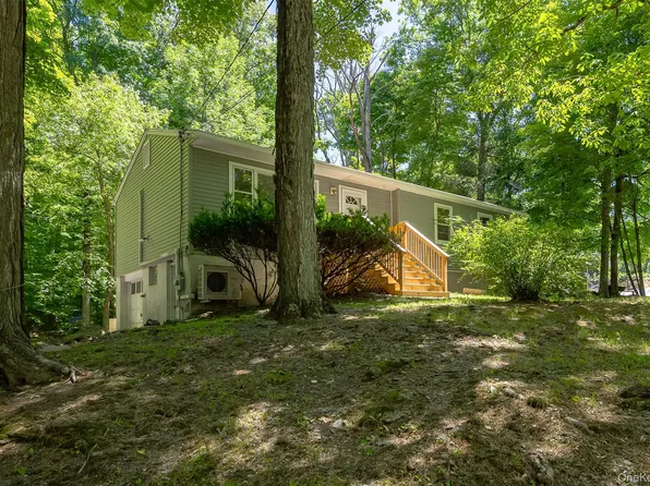 662 Willow Brook Road, Clinton Corners, NY 12514