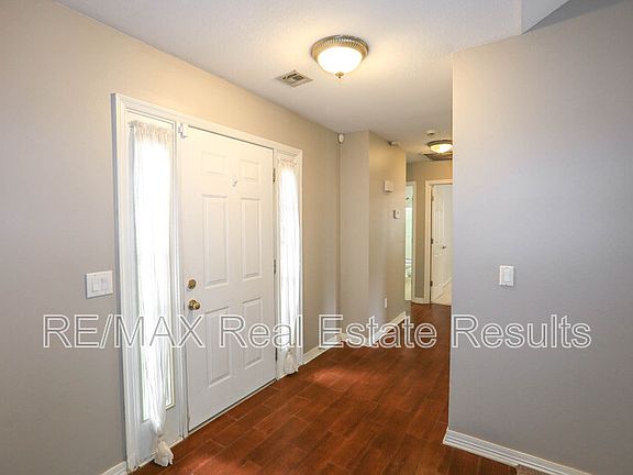 5th image of 3606 SE 8th St