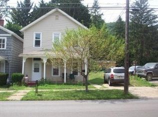 729 1/2 Elk St, Franklin, PA 16323