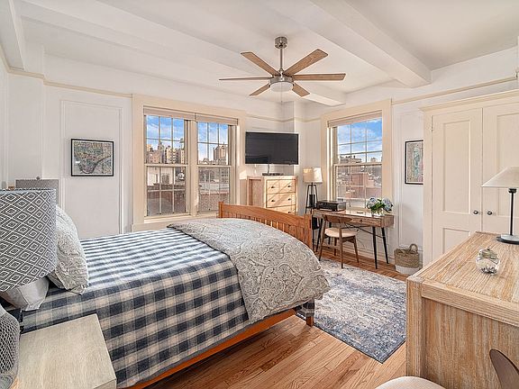 4th image of 139 W 82nd St #8B
