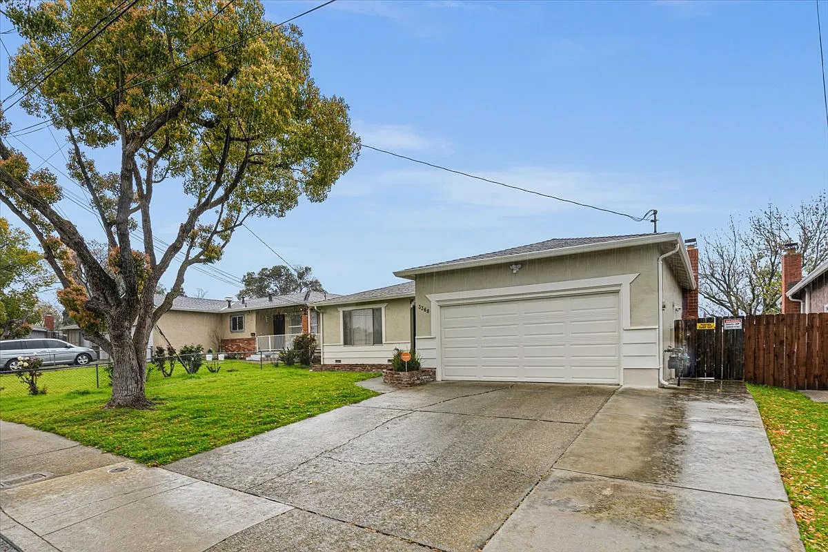 3368 Burton Ave photo 1