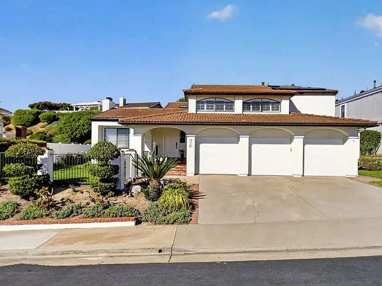 33442 Abalone Dr — Photo 1