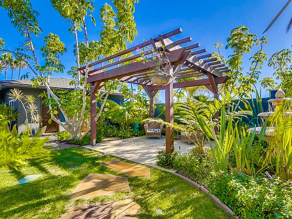 Front yard sitting area