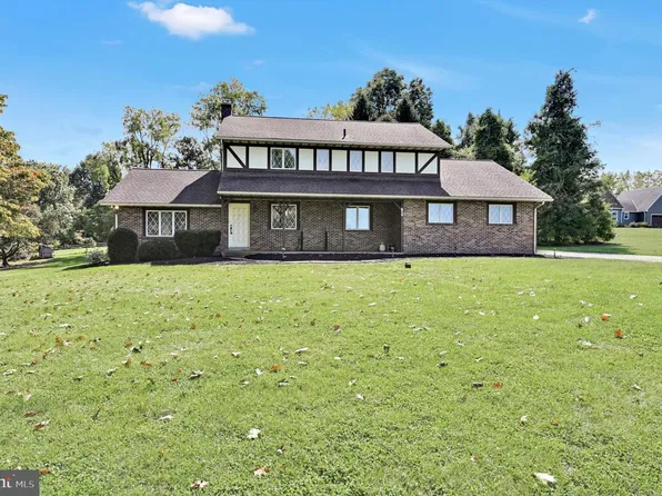 727 N Church Rd, Sinking Spring, PA 19608