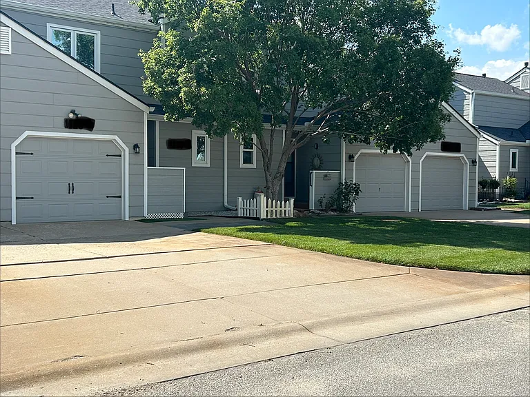 N Lakewind St — Photo 2