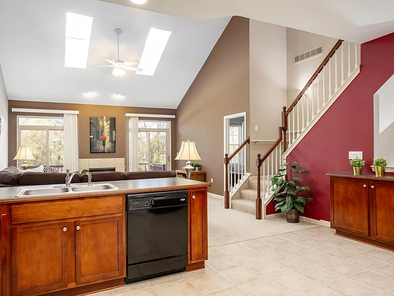 Entry stairway to upper level