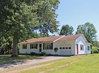 8 Plantation Cir, Greenfield, MA 01301
