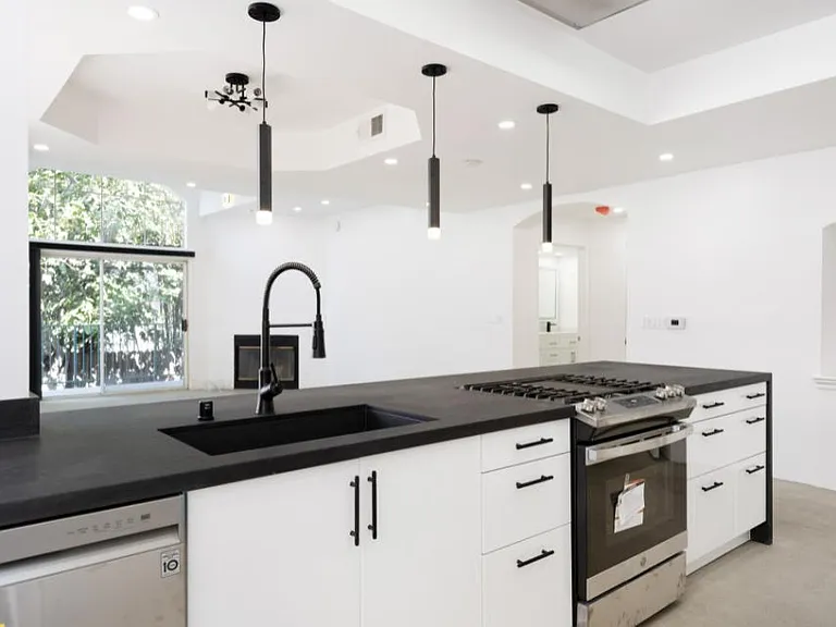 639 Huntley Dr #3 — Photo 14