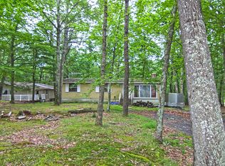 110 Hummingbird Trl, Bushkill, PA 18324