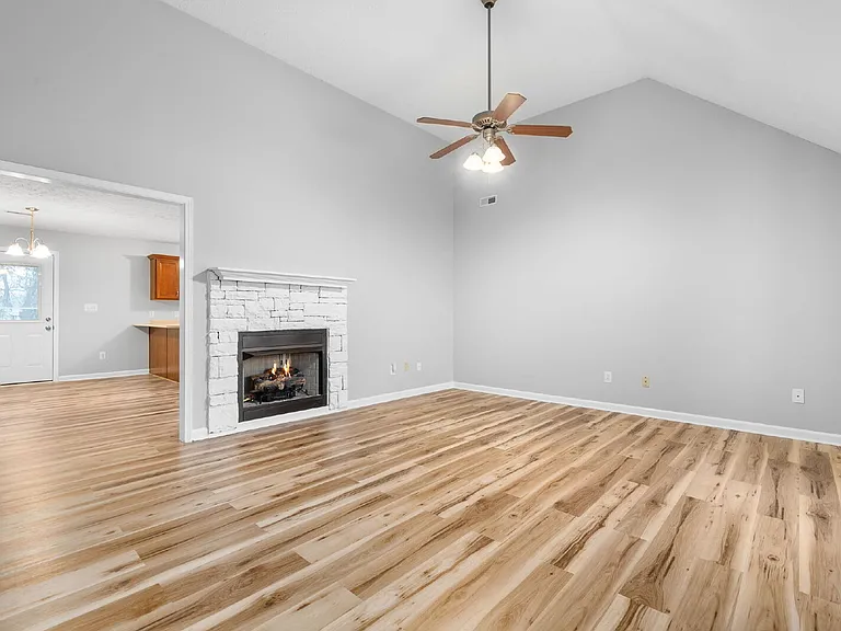 1626 Autumn Dr — Photo 7