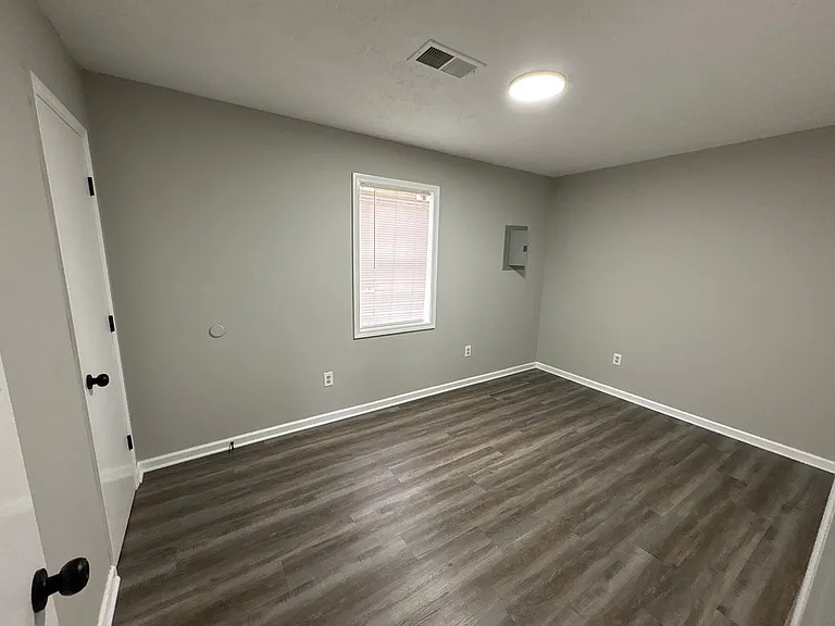 1270 Fairground Rd — Photo 4